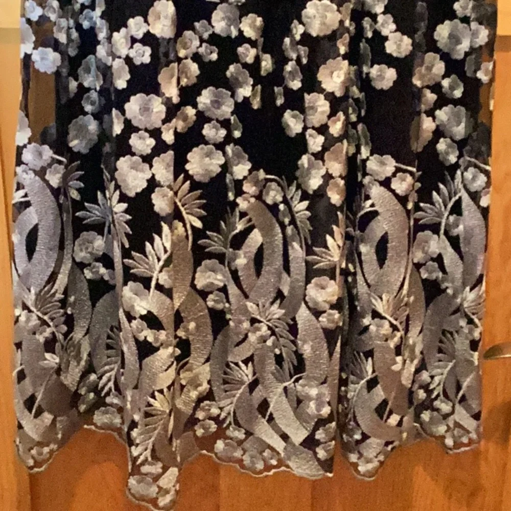 Black & Silver Layered Skirt - Picture 3 of 8